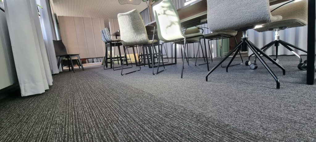 Karpet lantai pejabat untuk bilik mesyuarat dan ruang kerja